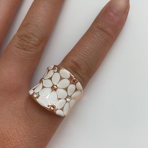 Chanel-esq Roségold Ring